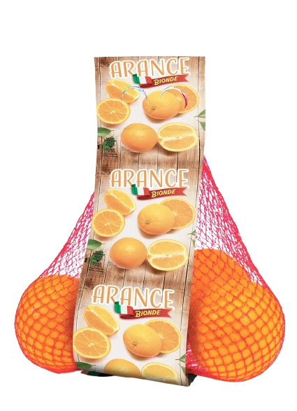 Tīkla maisi ar augļiem